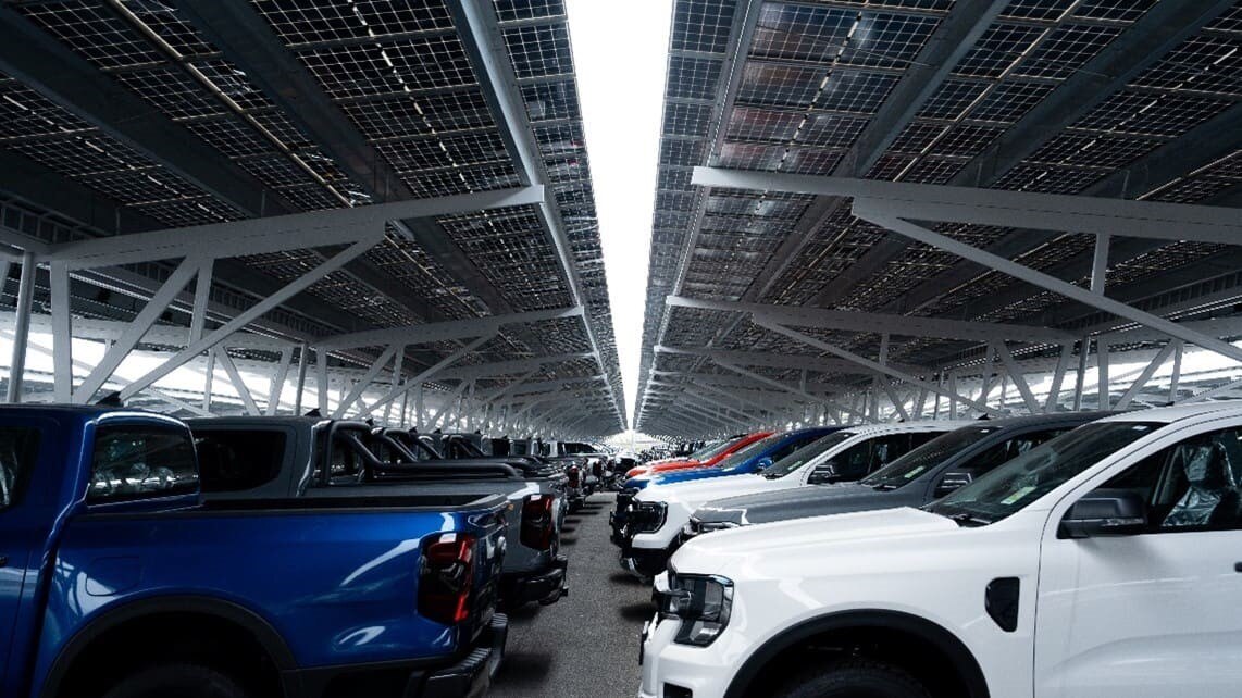Ford Motor Company’s UK headquarters, the Dunton Campus, has taken a major step towards renewable energy with the commissioning of a new solar farm.